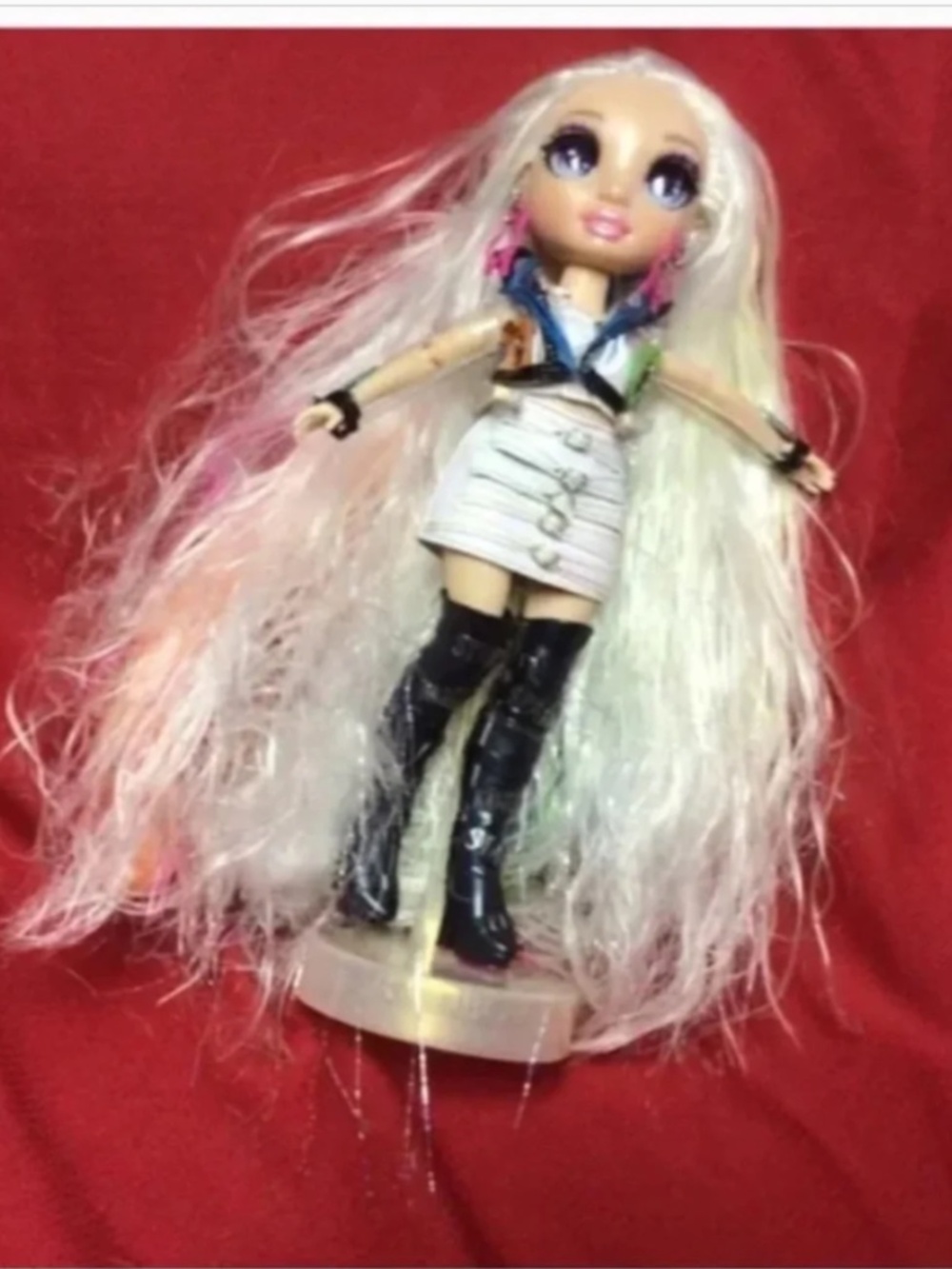 Rainbow High doll, Amaya